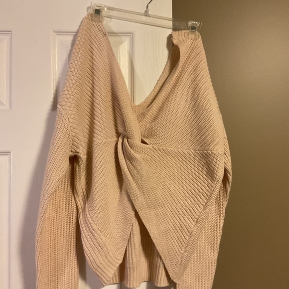 Open back knotted sweater - Picture 3 of 5